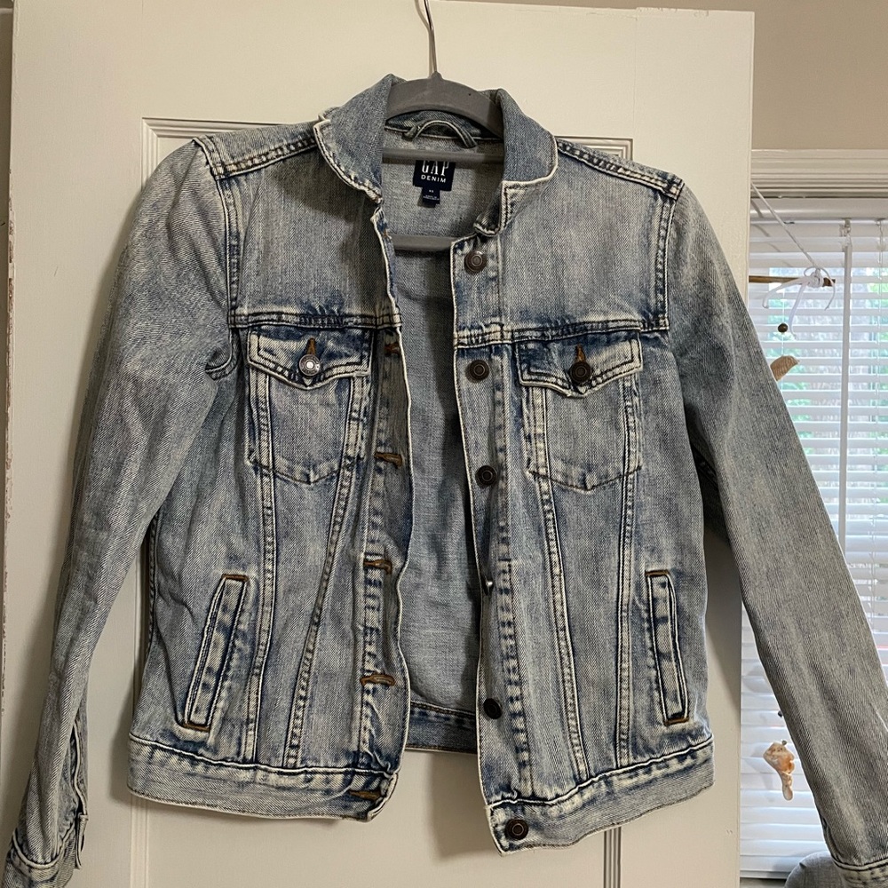 GAP like new jean jacket